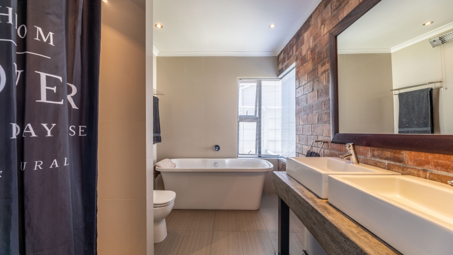 3 Bedroom Property for Sale in Parklands Western Cape